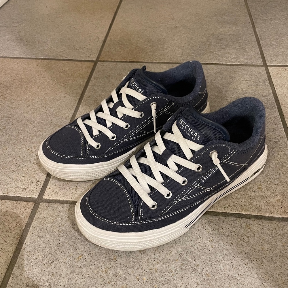 Skechers Slip-Ons: Arcade ArchFit Sneakers - size 6.5 blue